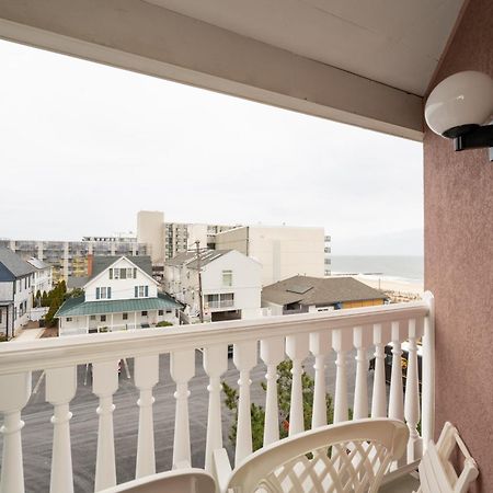 Boardwalk Plaza Hotel Рехобот Бич Экстерьер фото