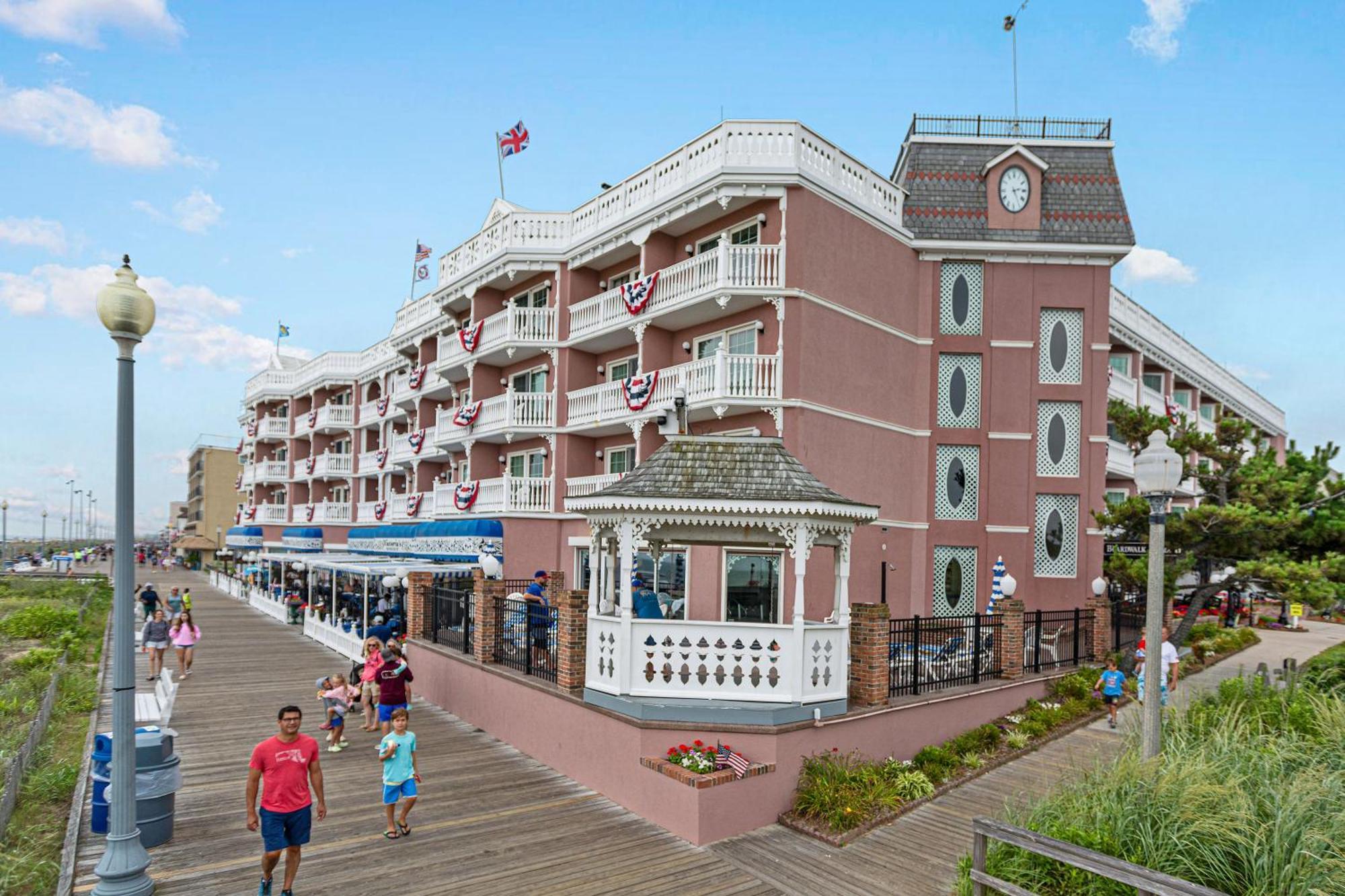 Boardwalk Plaza Hotel Рехобот Бич Экстерьер фото